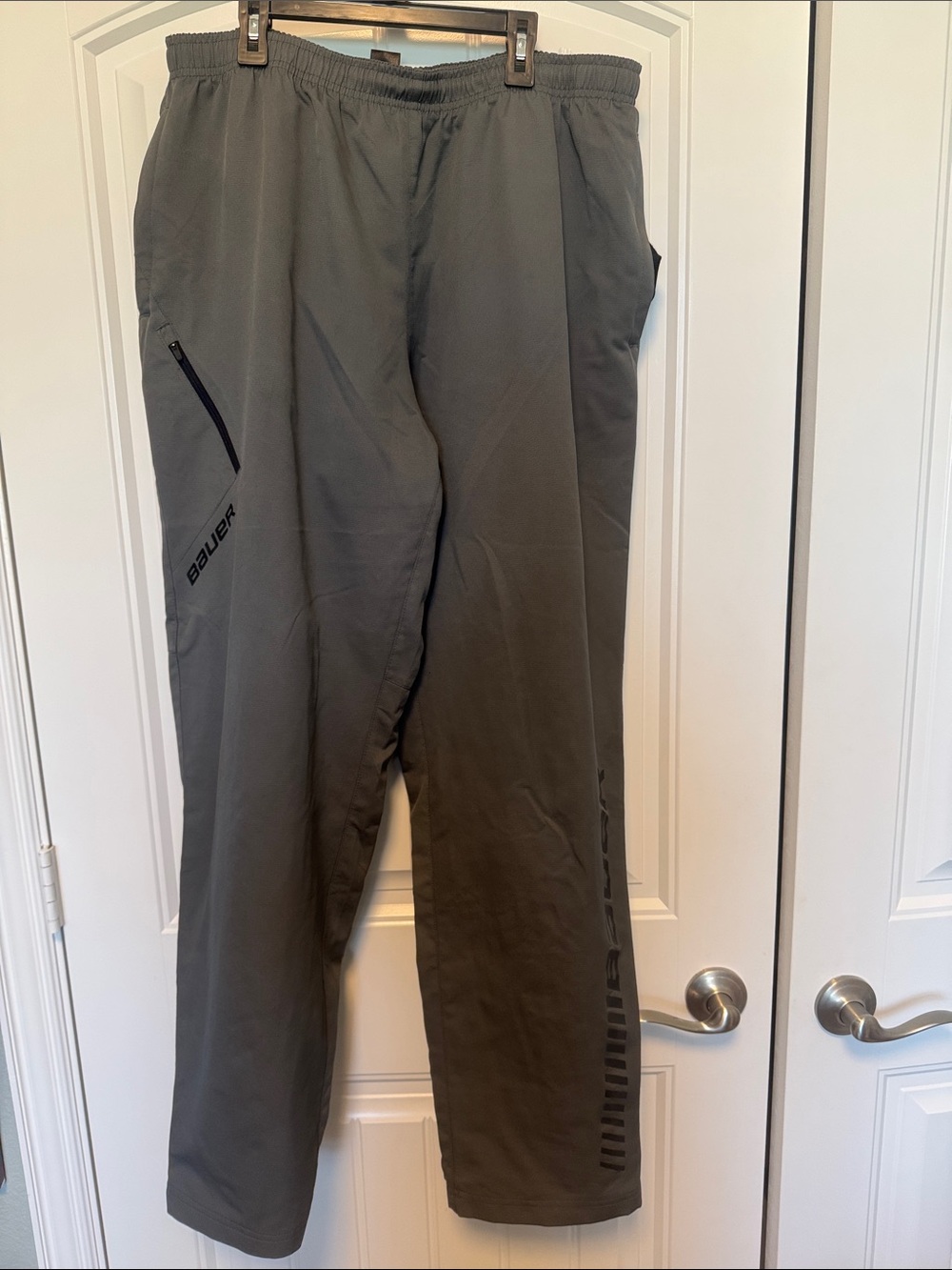 Bauer Team Men's XL Skate Pants Zipper Pockets Great Condition